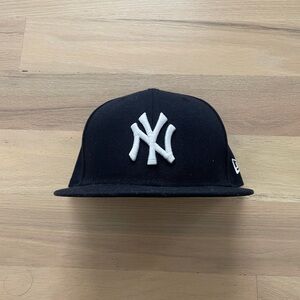 New Era Men's New York Yankees Navy & White Fitted Hat (7)